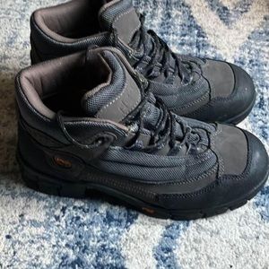 Like new timberland steel toe boots size 8